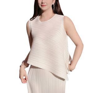 Linda Charm Womens  Top